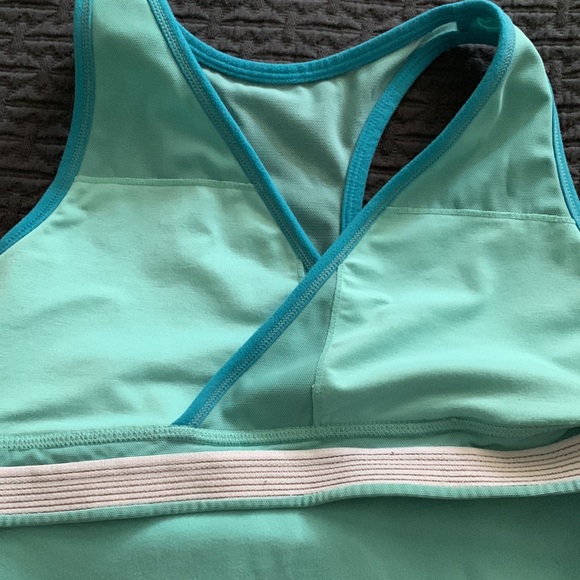 Rare Lululemon “manifesto” deep V racerback tank - Picture 4 of 6